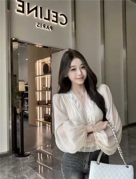 Áo croptop ren cổ chữ V kiểu Pháp A26004