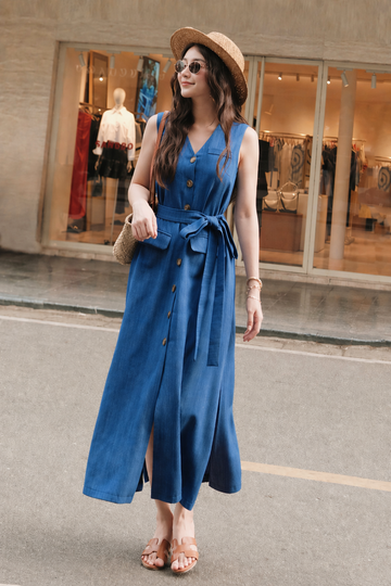 Đầm Dài Linen Hàn Màu Xanh Denim Khuy Sừng Kèm Đai