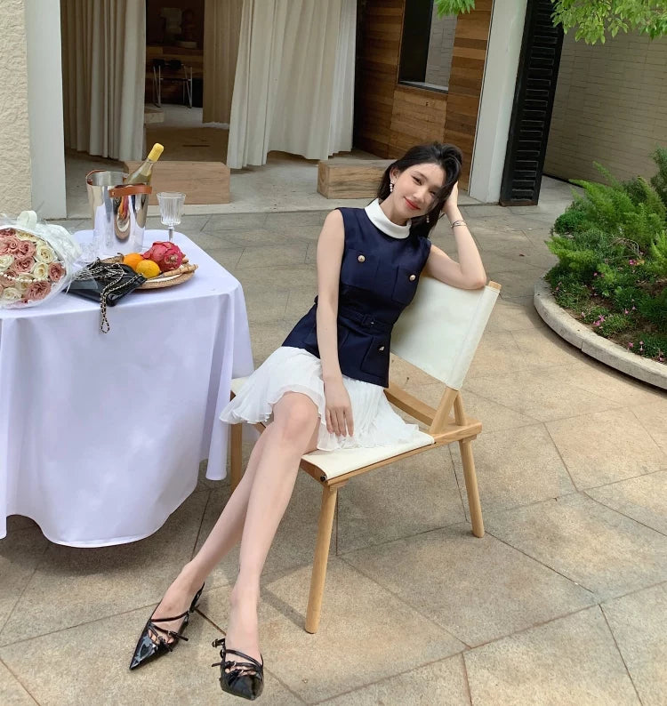 Váy Ngắn Xếp Ly Bằng Chiffon Màu Xanh Và Trắng, Bộ Đồ Hai Mảnh Không Tay V26010