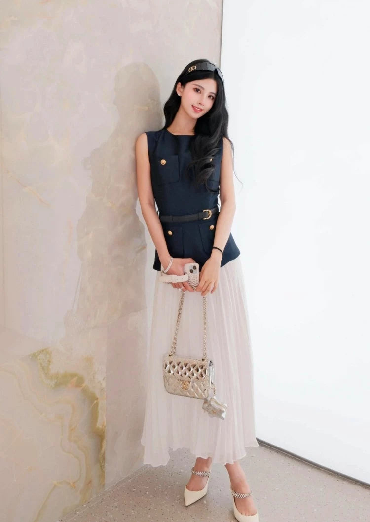 Váy Ngắn Xếp Ly Bằng Chiffon Màu Xanh Và Trắng, Bộ Đồ Hai Mảnh Không Tay V26010