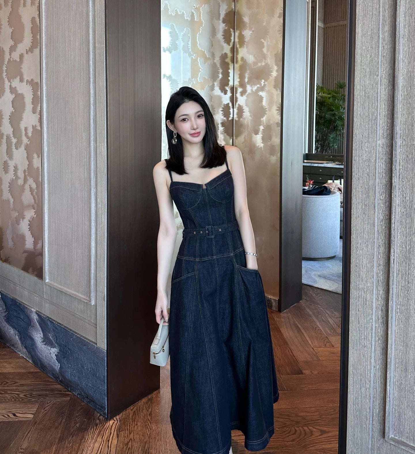Đầm Denim Xanh Đậm Dáng Xoè V26012