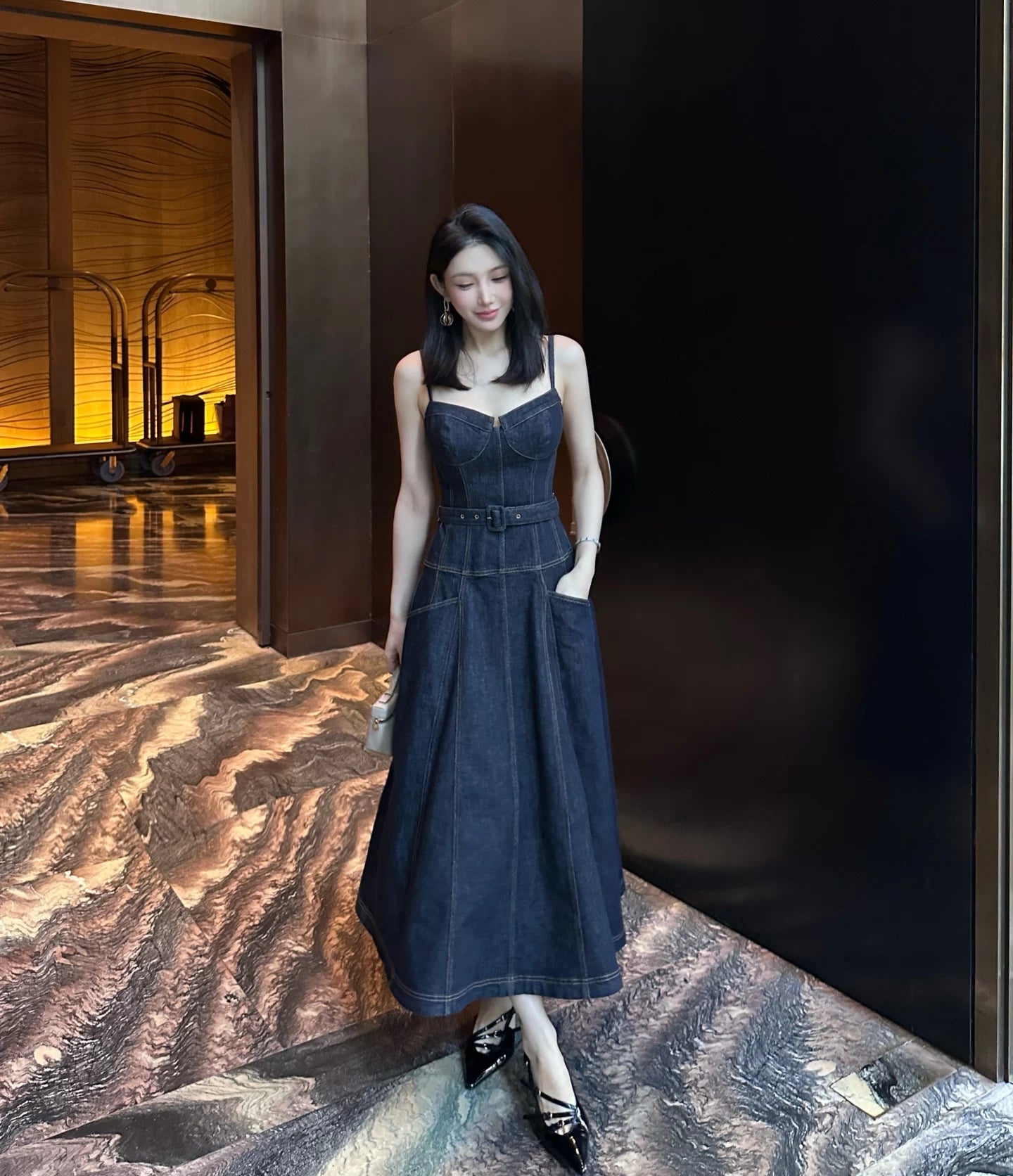 Đầm Denim Xanh Đậm Dáng Xoè V26012