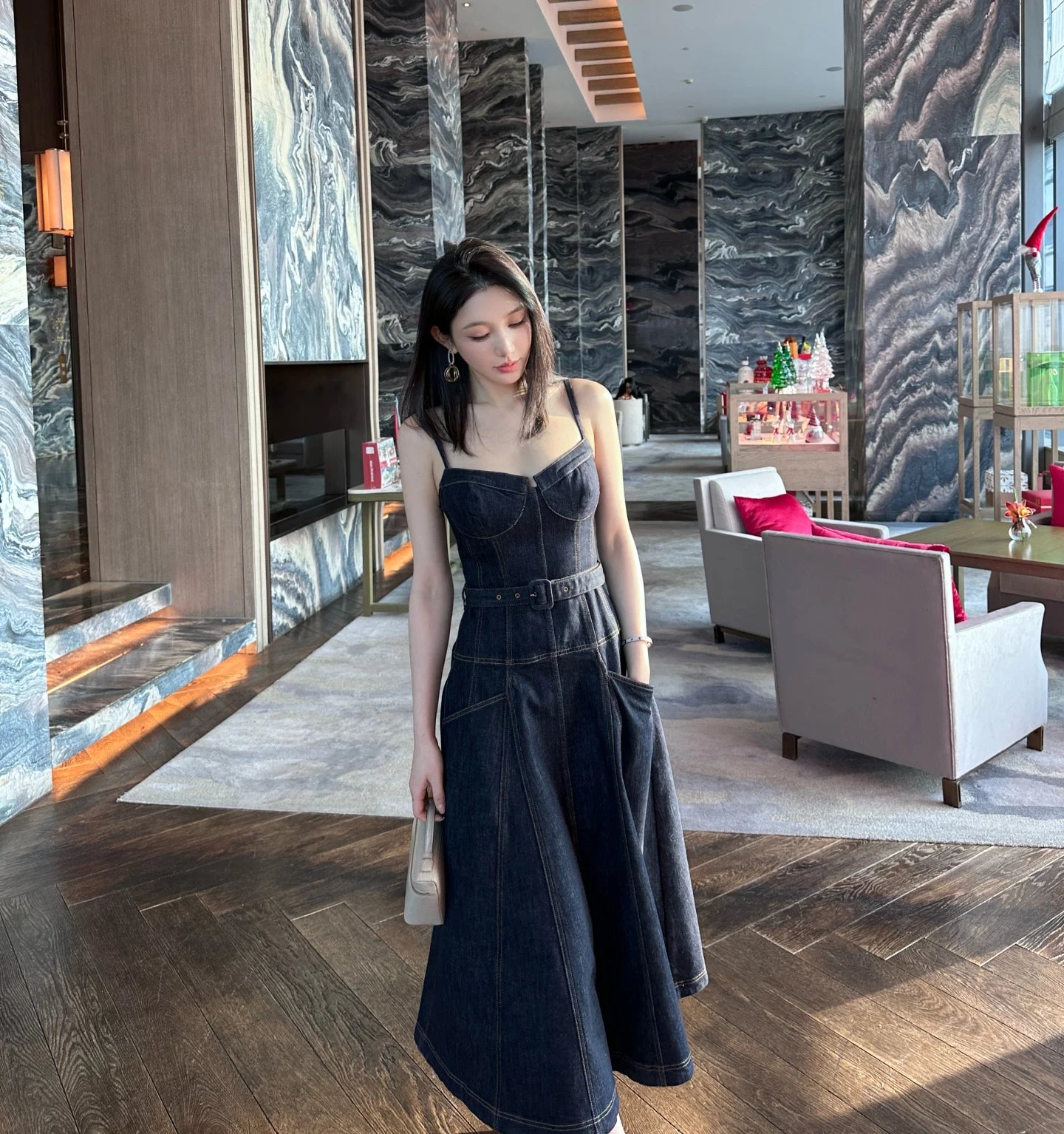 Đầm Denim Xanh Đậm Dáng Xoè V26012