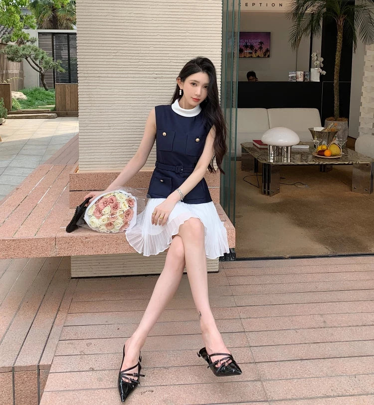 Váy Ngắn Xếp Ly Bằng Chiffon Màu Xanh Và Trắng, Bộ Đồ Hai Mảnh Không Tay V26010
