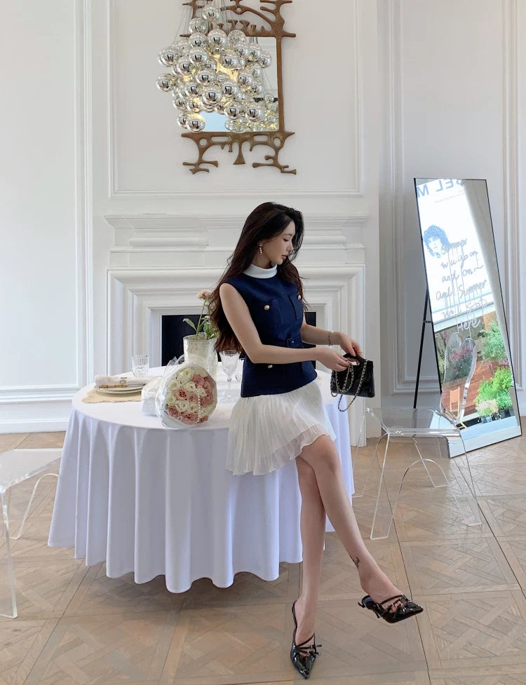 Váy Ngắn Xếp Ly Bằng Chiffon Màu Xanh Và Trắng, Bộ Đồ Hai Mảnh Không Tay V26010