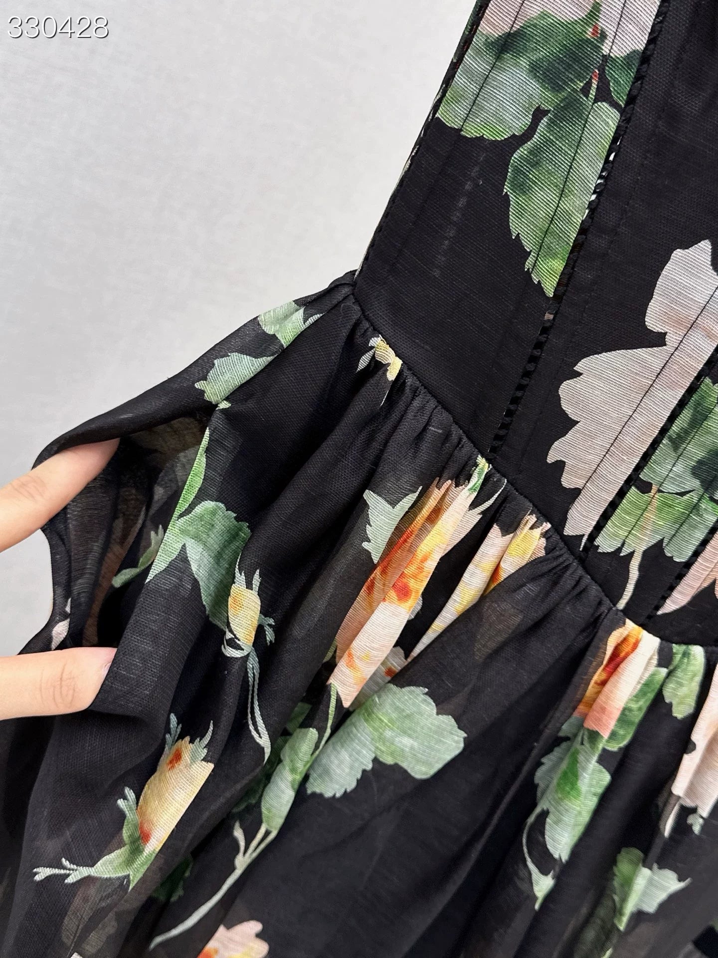Đầm Corset Hai Dây Họa Tiết Hoa Hồng Sang Trọng, Quyến Rũ Tôn Dáng V26016