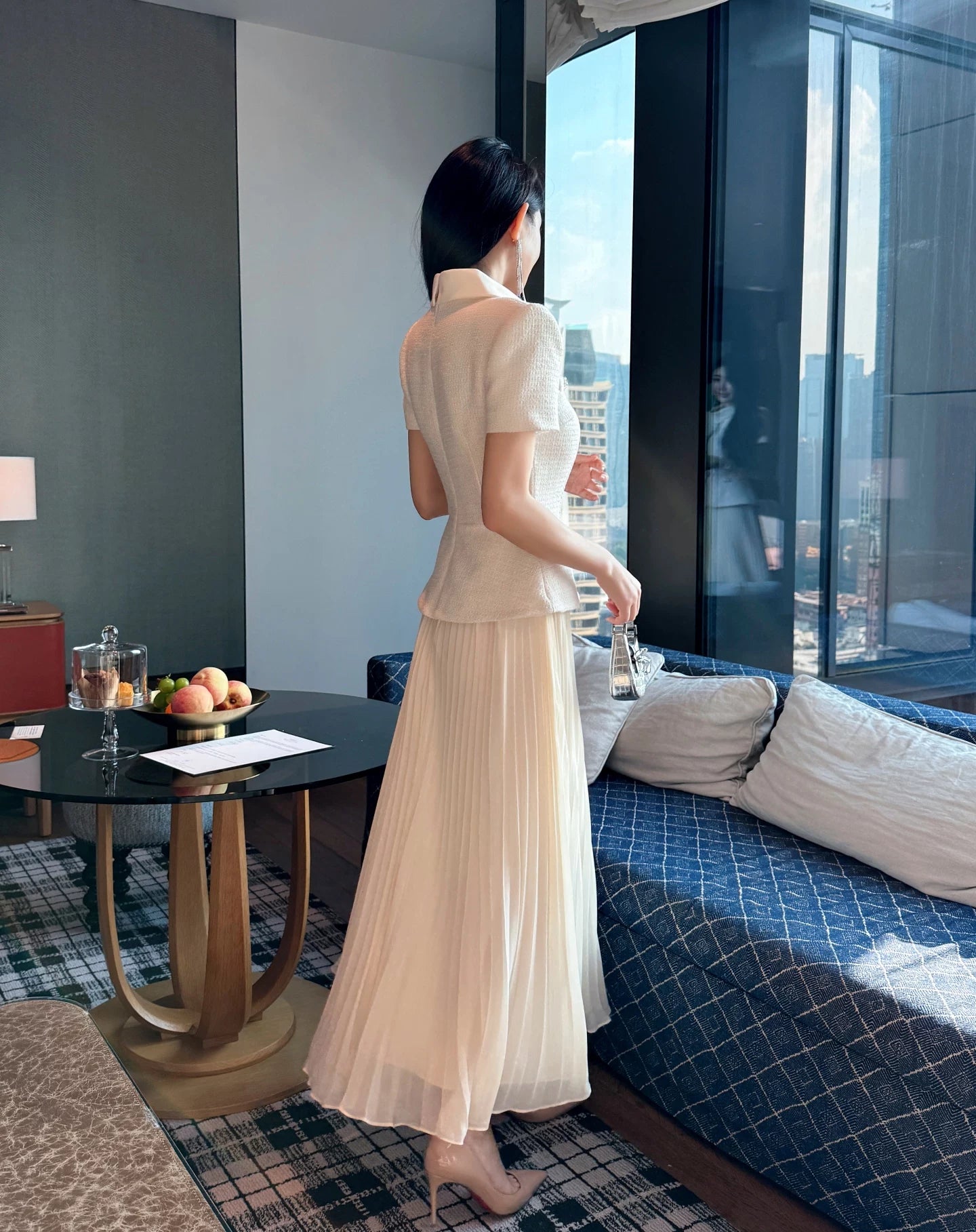 Váy Dài Giả Hai Mảnh Bằng Len Màu Trắng Ngà V26009