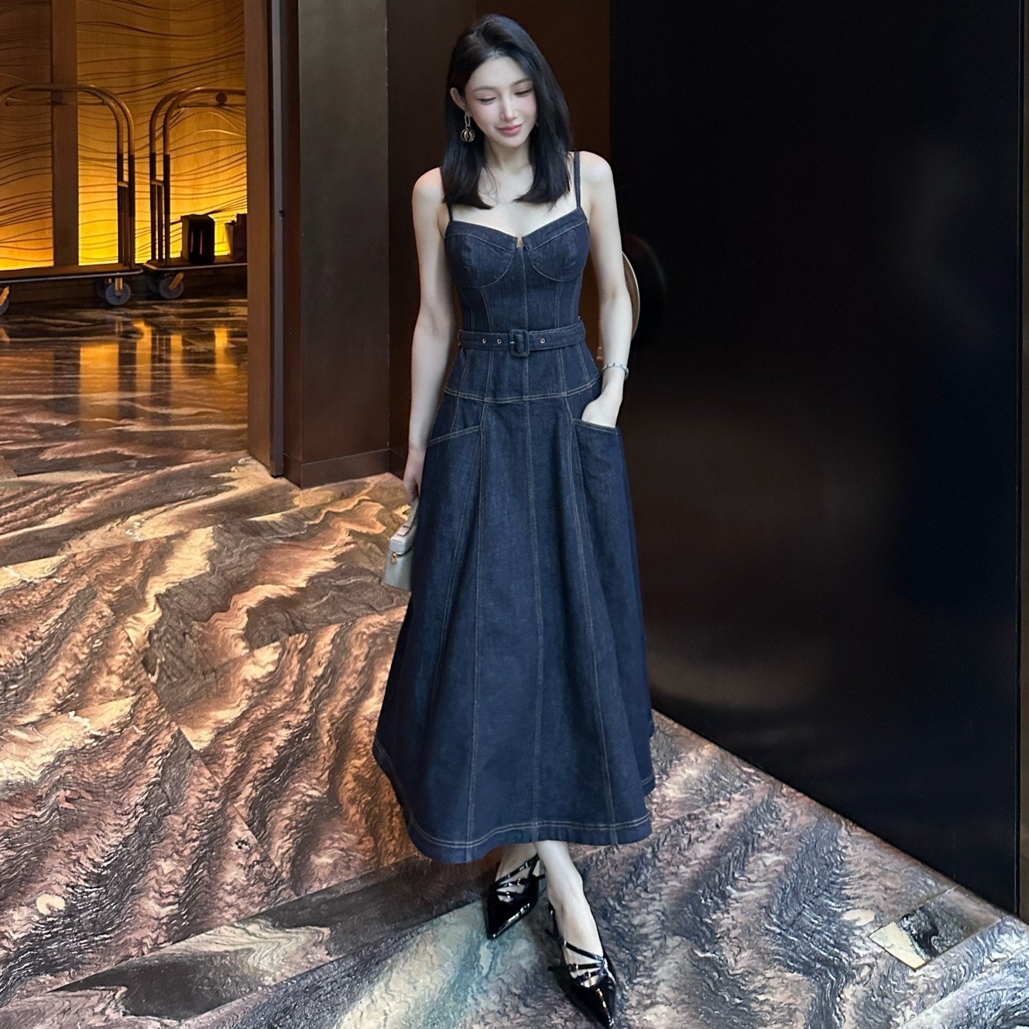 Đầm Denim Xanh Đậm Dáng Xoè V260122