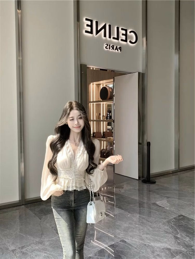 Áo croptop ren cổ chữ V kiểu Pháp A26004