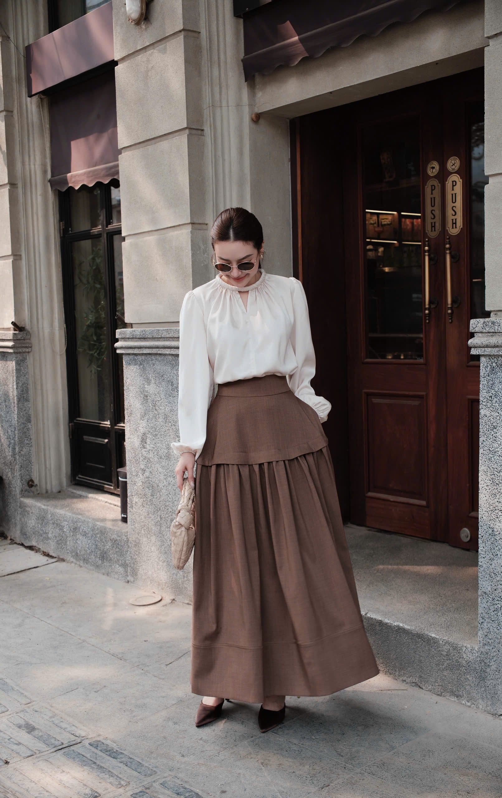 Chân Váy Xoè Nhún Li Chất Linen Hàn Màu Nâu MACI by MKC MCVCVNA0289 Thời Trang Nữ Thiết Kế Độc Quyền